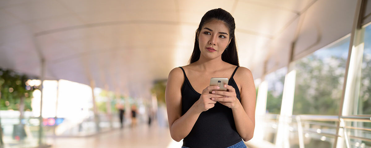 Woman experiencing tampo in a Filipino dating relationship